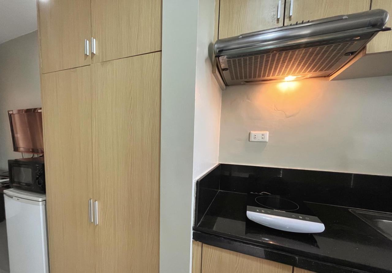 Rumi Apartelle Hotel Angeles Exteriör bild