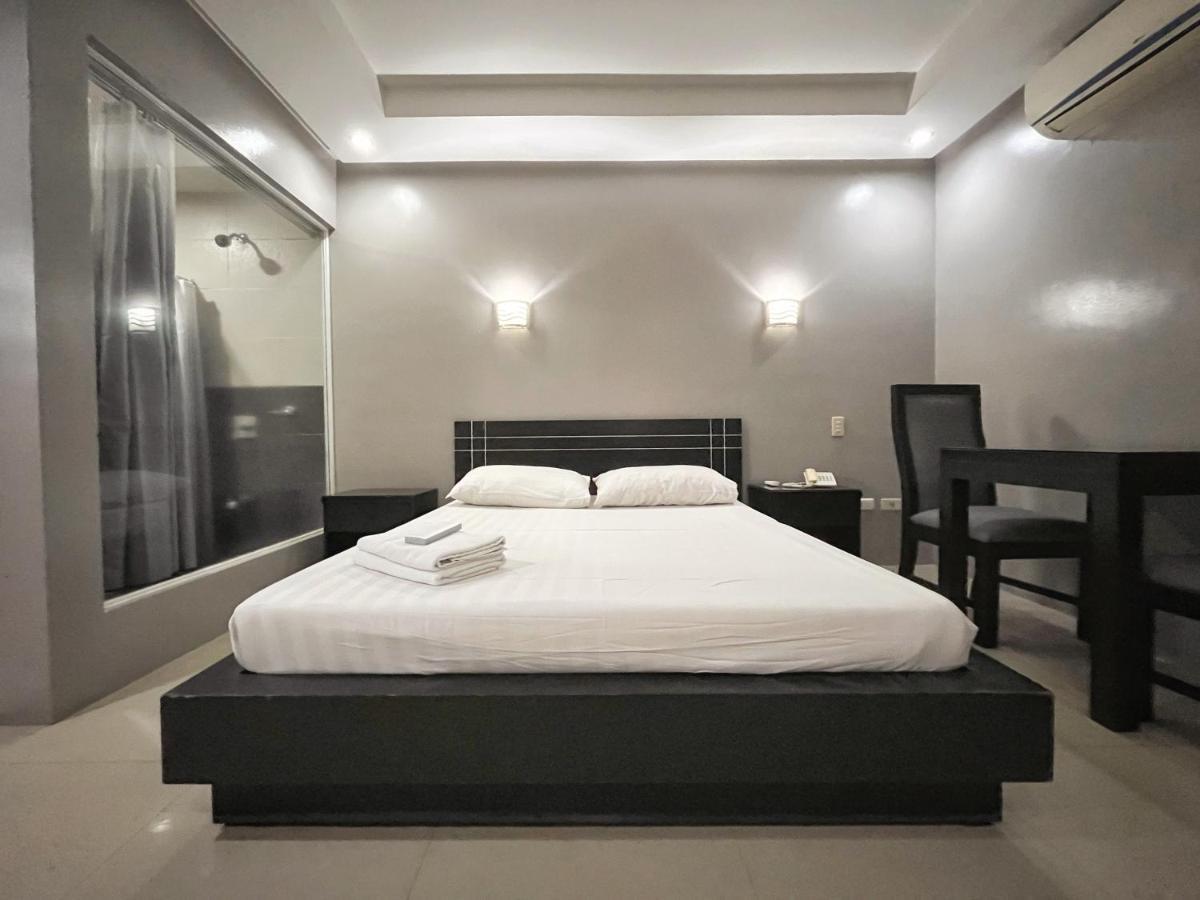 Rumi Apartelle Hotel Angeles Exteriör bild