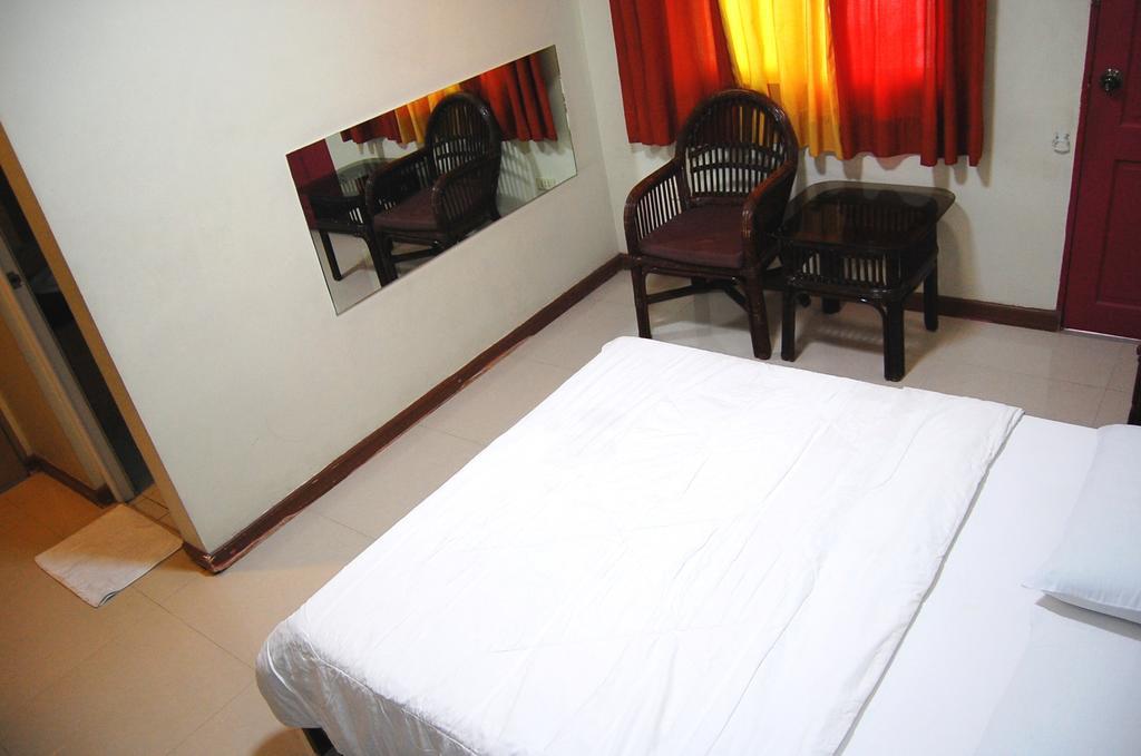 Rumi Apartelle Hotel Angeles Exteriör bild