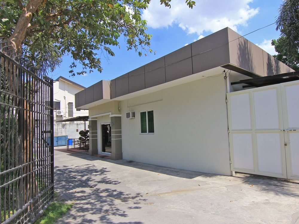 Rumi Apartelle Hotel Angeles Exteriör bild