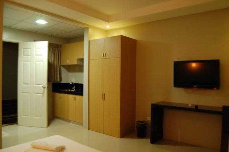 Rumi Apartelle Hotel Angeles Exteriör bild