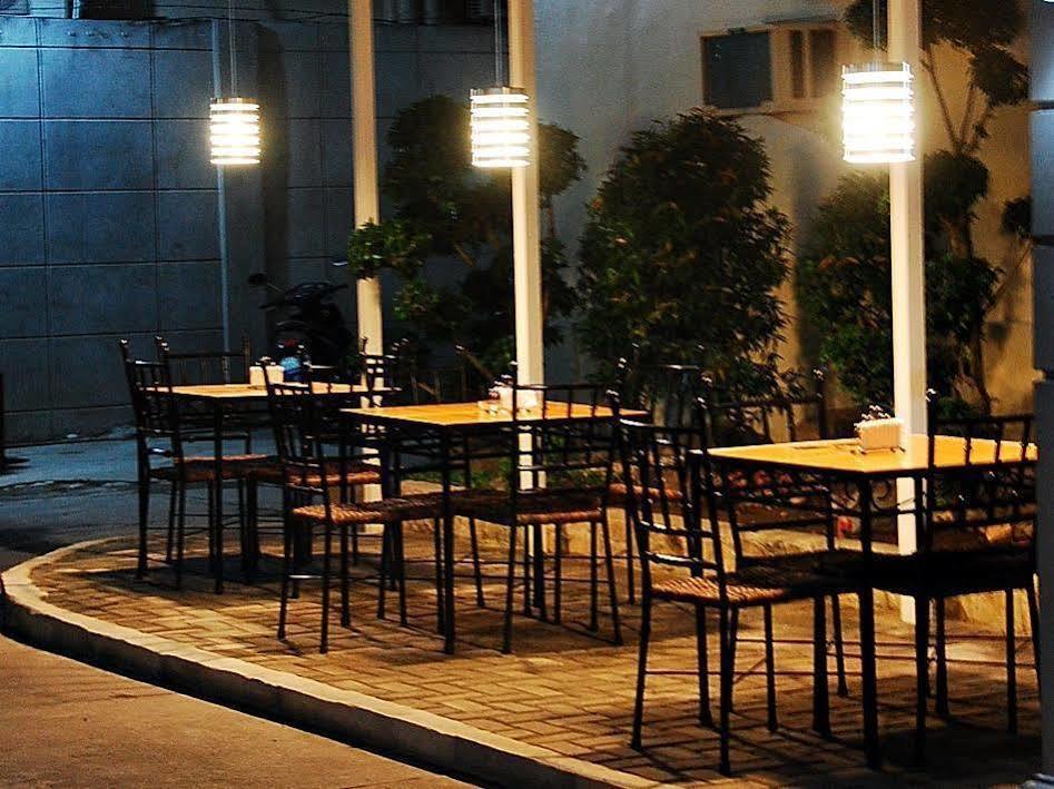 Rumi Apartelle Hotel Angeles Exteriör bild