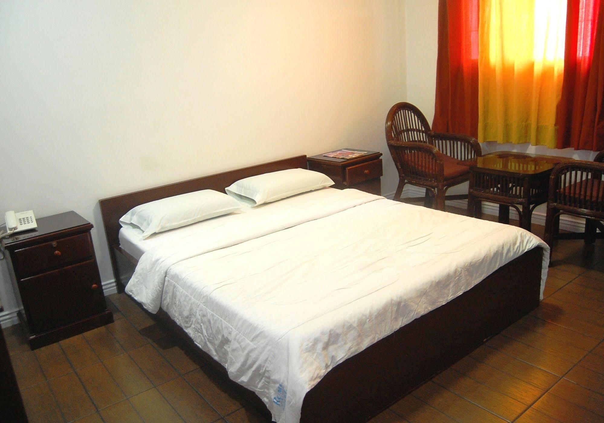 Rumi Apartelle Hotel Angeles Exteriör bild